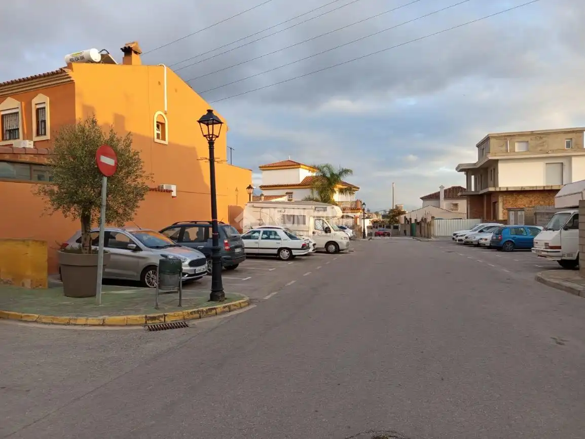 Parking of Detached homes for sale in San Roque
