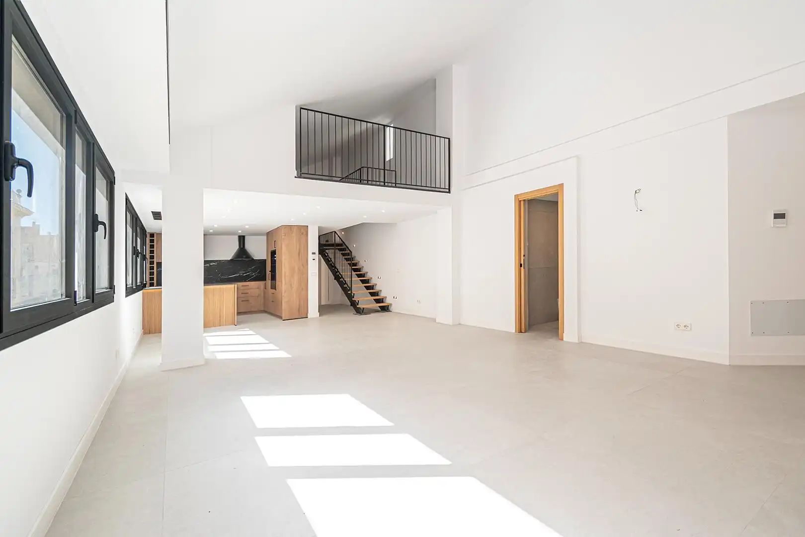 Ático con ascensor en venta en Carrer Nuredduna, imagen 2