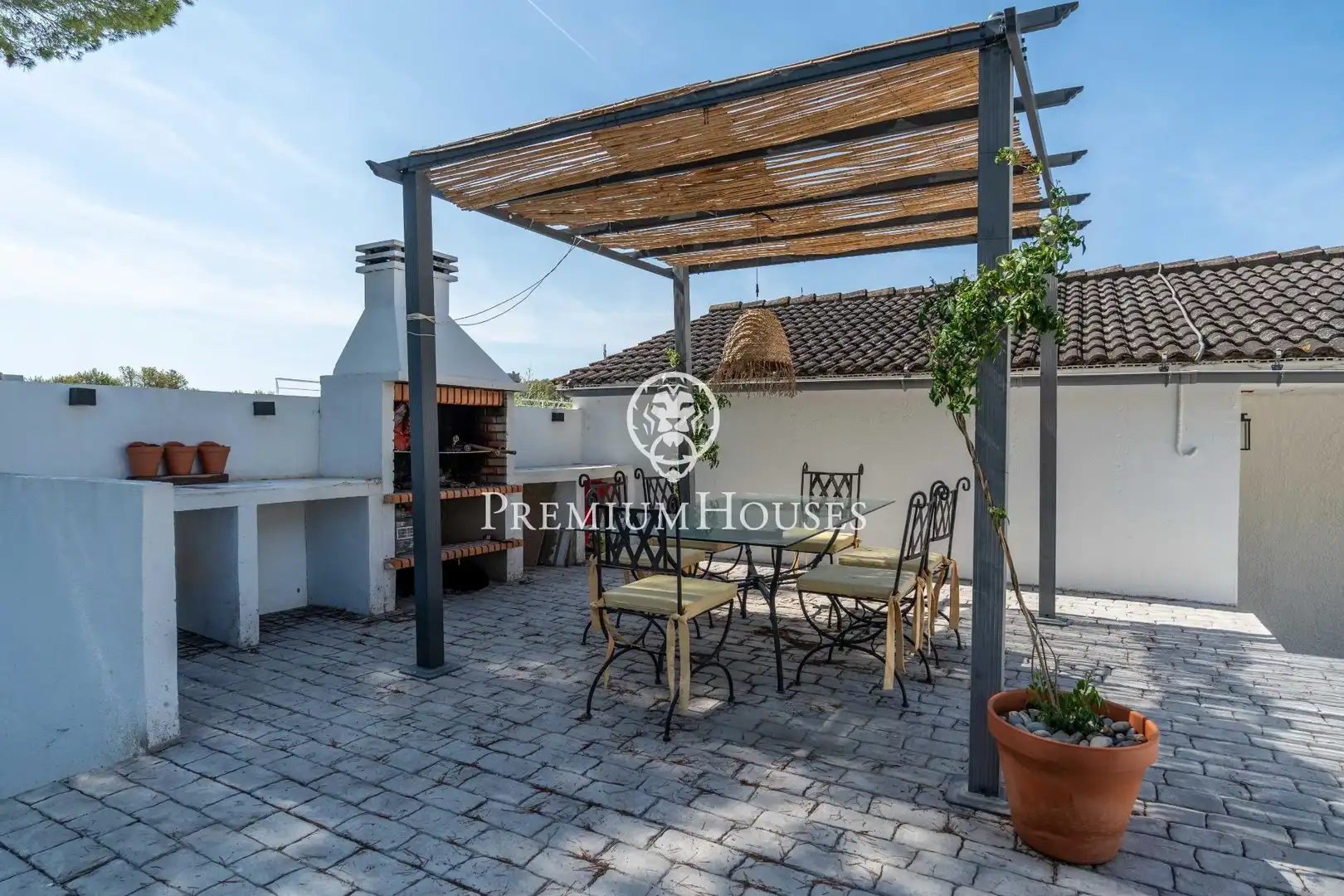 Terrassa de Casa o xalet en venda en Sant Pere de Ribes amb Aire condicionat, Calefacció i Jardí privat