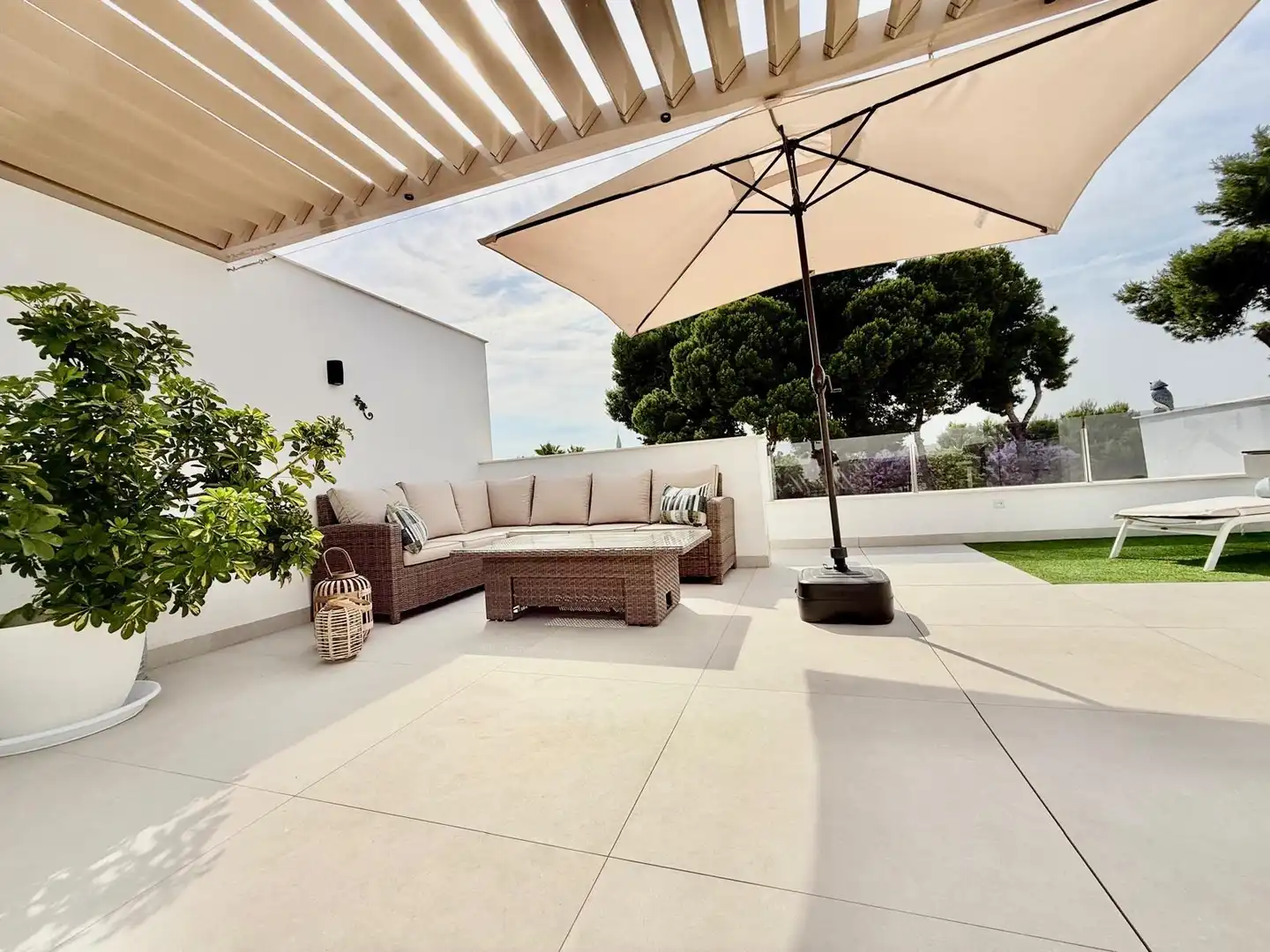 Terrasse von Dachboden zum Verkauf in San Pedro del Pinatar mit Klimaanlage, Heizung und Privatgarten