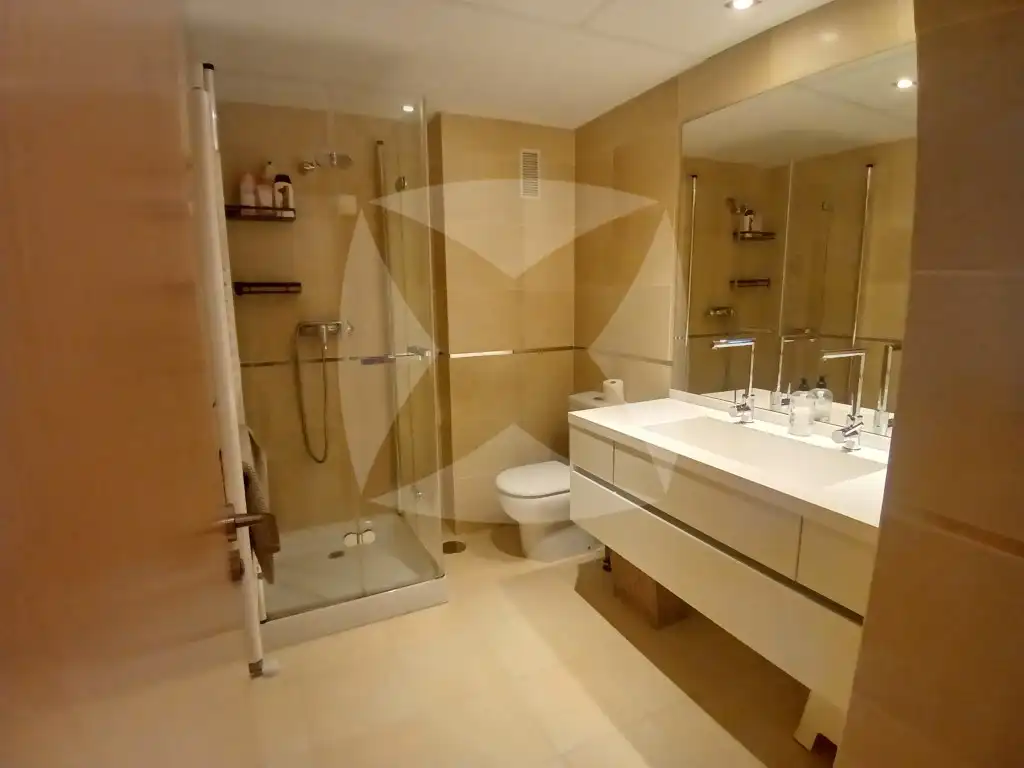 Bathroom of Flat for rent in Badajoz  with Air Conditioner, Private garden and Terrace