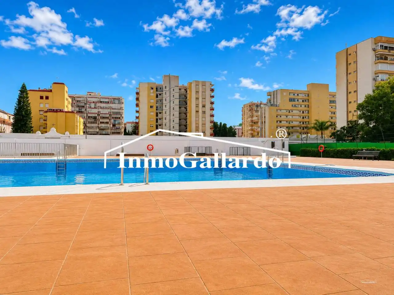 Piscina de Piso en venta en Vélez-Málaga con Calefacción, Terraza y Piscina comunitaria