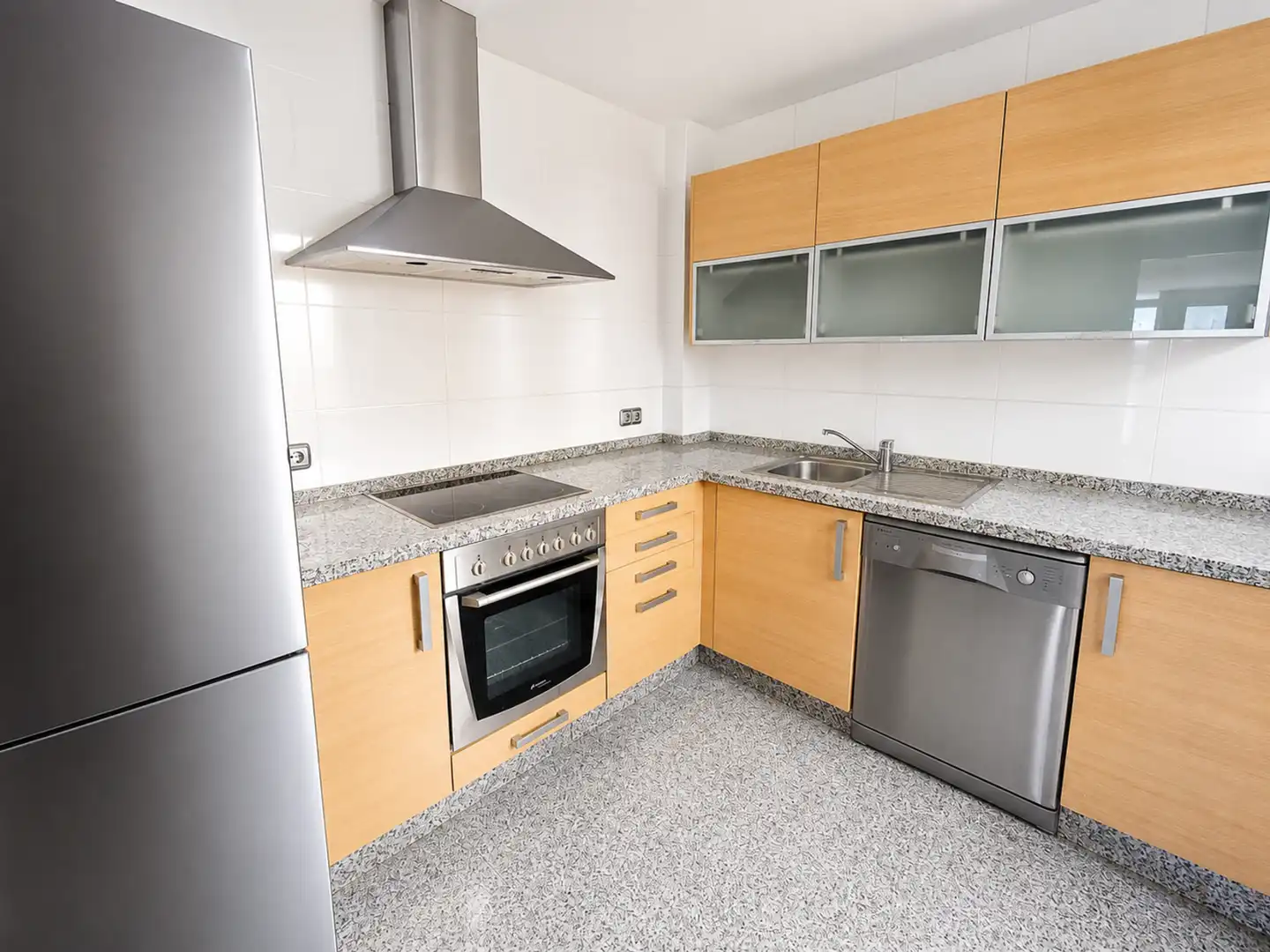 Cuina de Apartament en venda en Casares amb Aire condicionat, Terrassa i Piscina