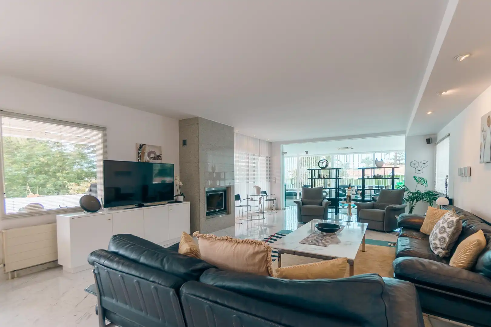 Sala de estar de Casa o chalet en venta en L'Alfàs del Pi con Terraza y Piscina