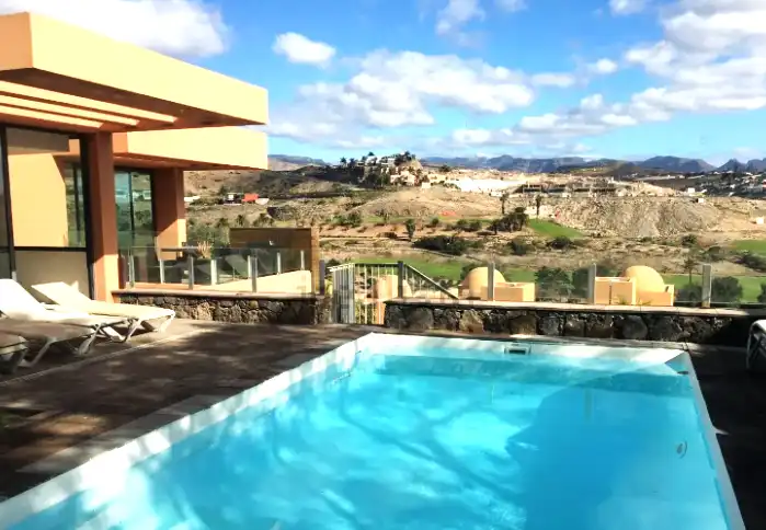 Houses for sale in Calle Swing, Salobre Golf