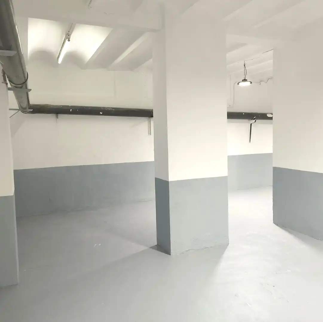 Commercial properties for sale in Barcelona  with Parquet flooring