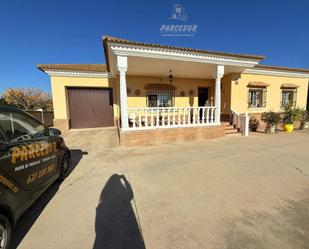 Vista exterior de Casa o xalet en venda en  Córdoba Capital amb Jardí privat, Traster i Piscina