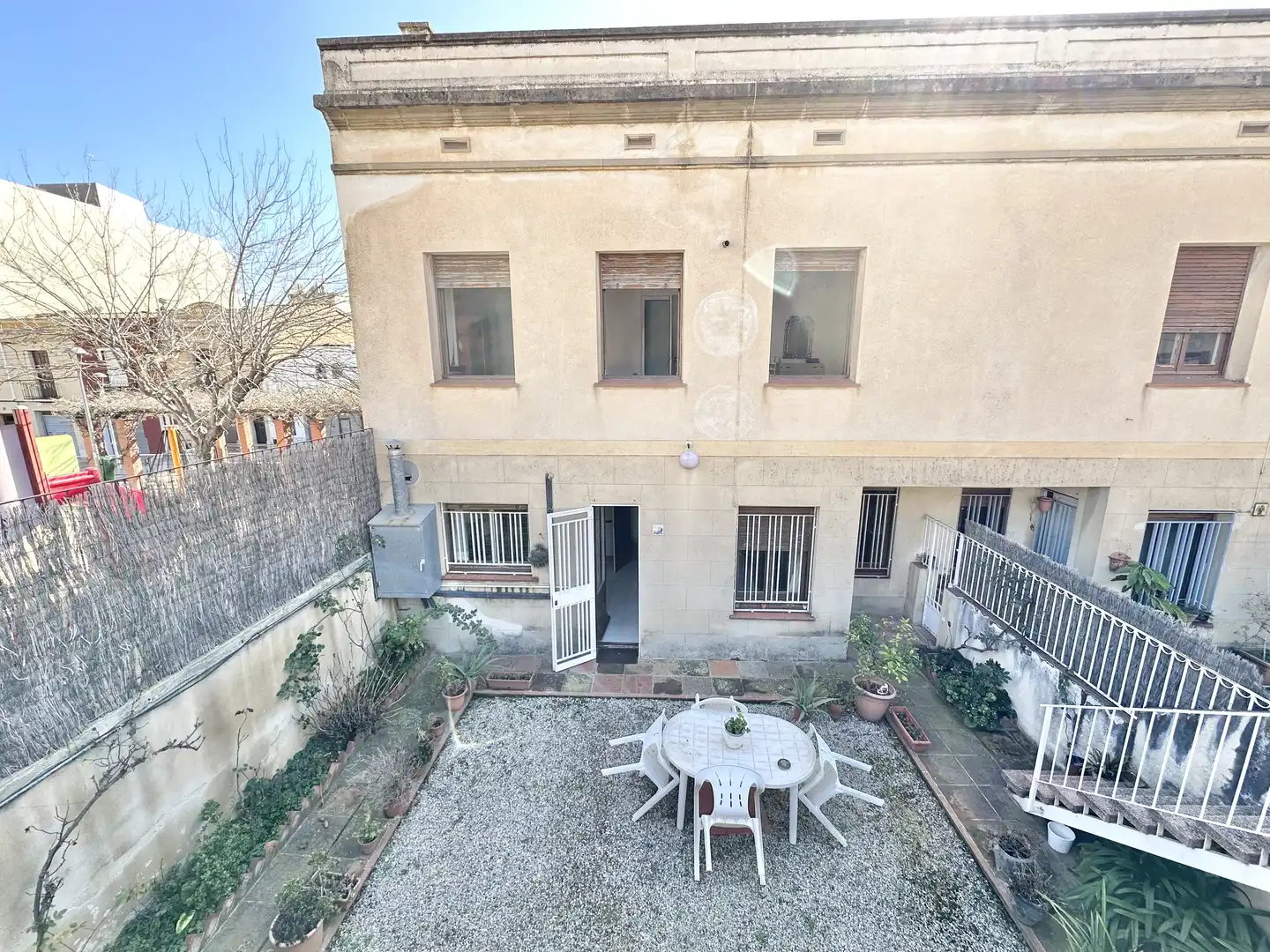 Außenansicht von Einfamilien-Reihenhaus zum Verkauf in El Masnou mit Heizung, Privatgarten und Terrasse