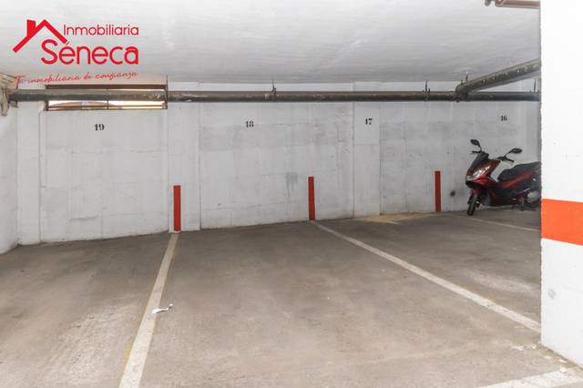 Garaje en Alquiler en Huerta de la Reina - Trassierra