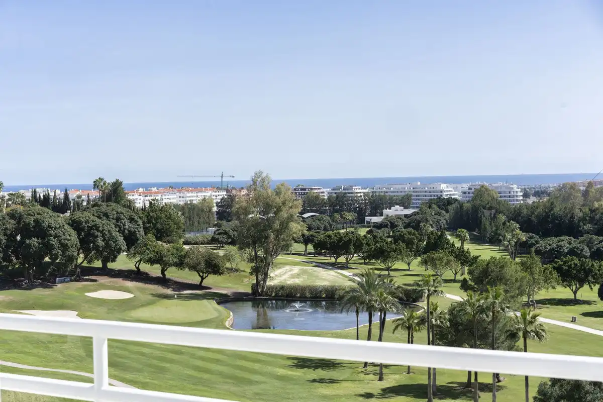 Dúplex amb piscina en venda a Nueva Andalucía, imagen 3