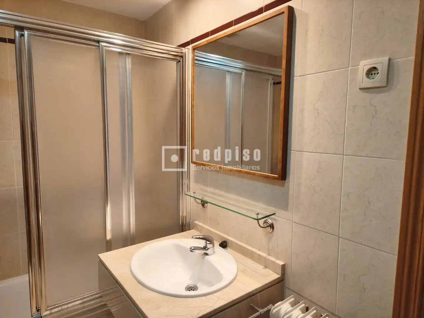 Badezimmer von Wohnung zur Miete in Hortaleza