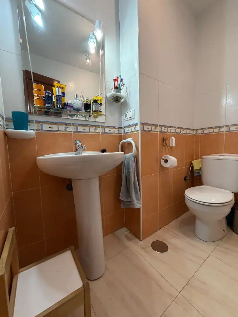 Bathroom of Attic for sale in Úbeda  with Air Conditioner, Heating and Terrace