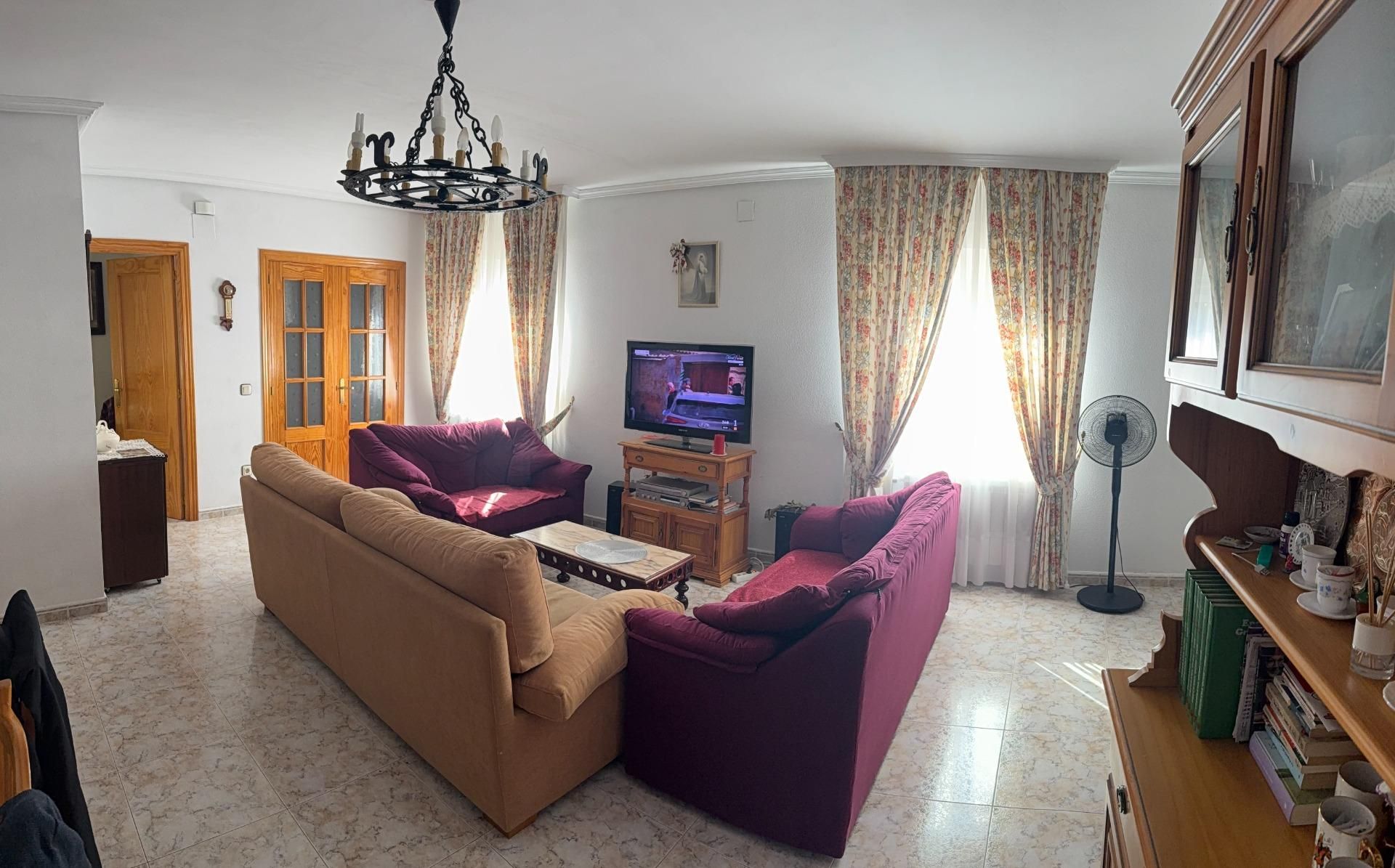 Living room of Houses for sale in Mocejón  with Air Conditioner, Private garden and Storage room