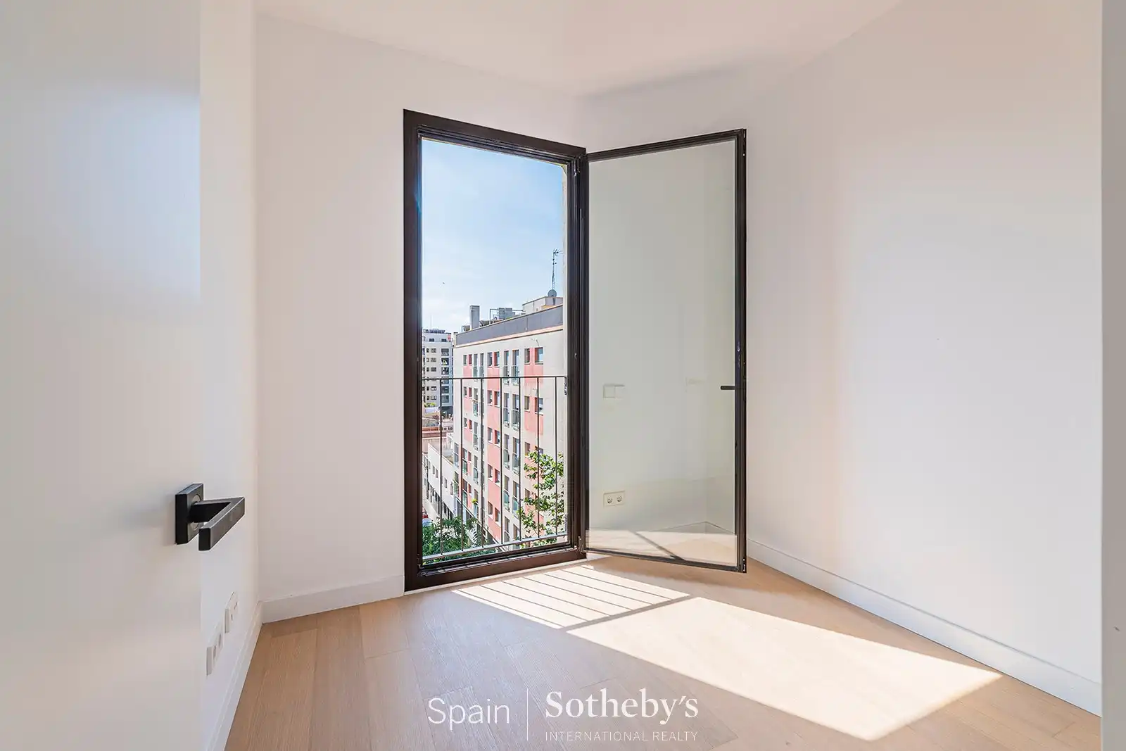 Dormitori de Àtic en venda en Barcelona amb Aire condicionat, Calefacció i Terrassa