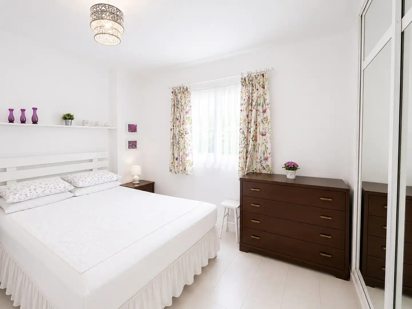 Dormitori de Apartament en venda en Benalmádena amb Terrassa, Moblat i Piscina comunitària