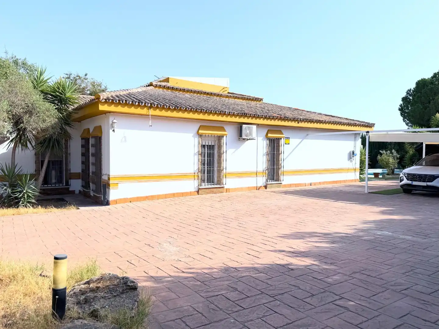 Chalet con piscina en venta en Palomares del Río, imagen 2