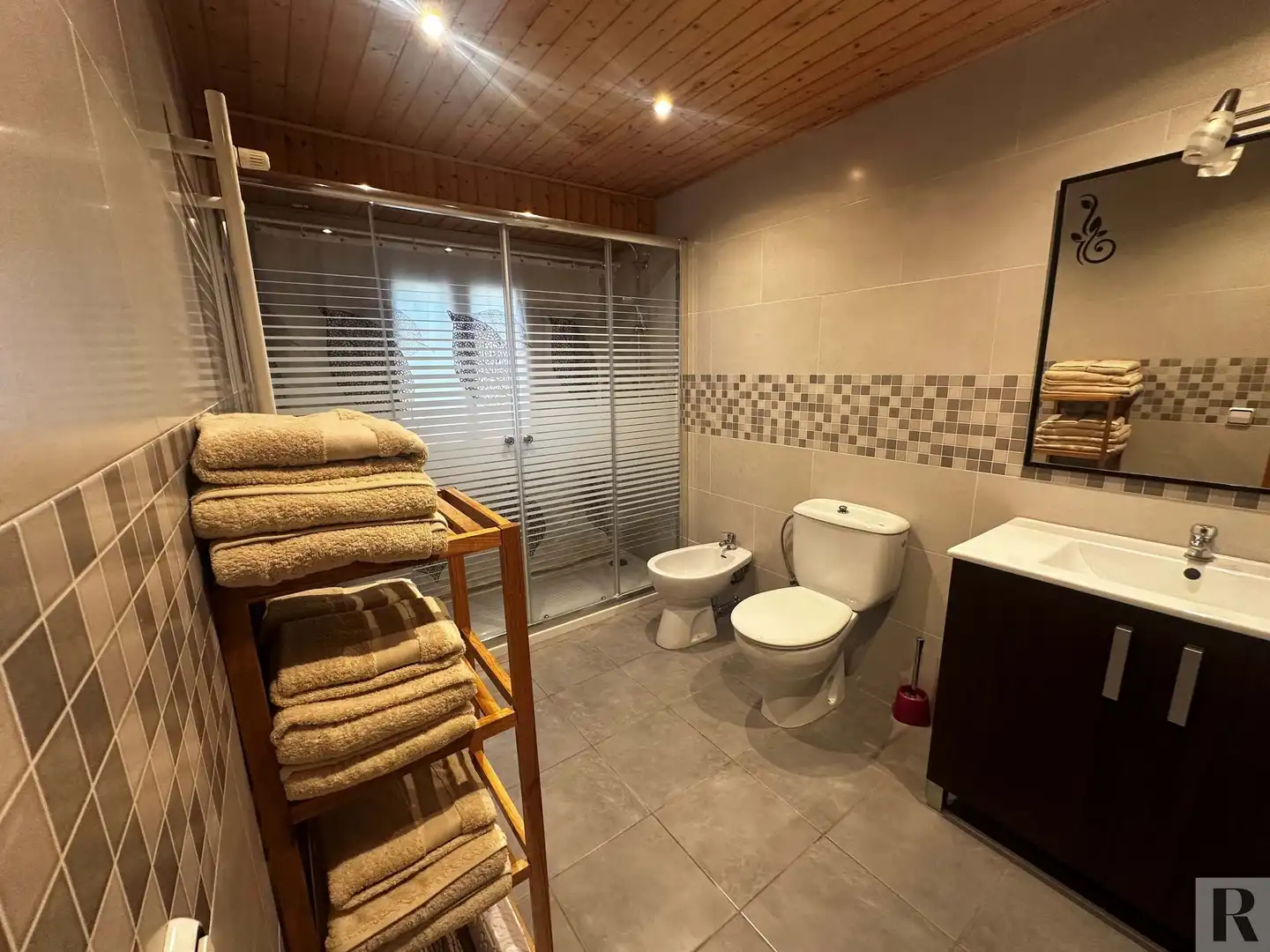 Badezimmer von Einfamilien-Reihenhaus zur Miete in Vallcebre mit Heizung und Terrasse