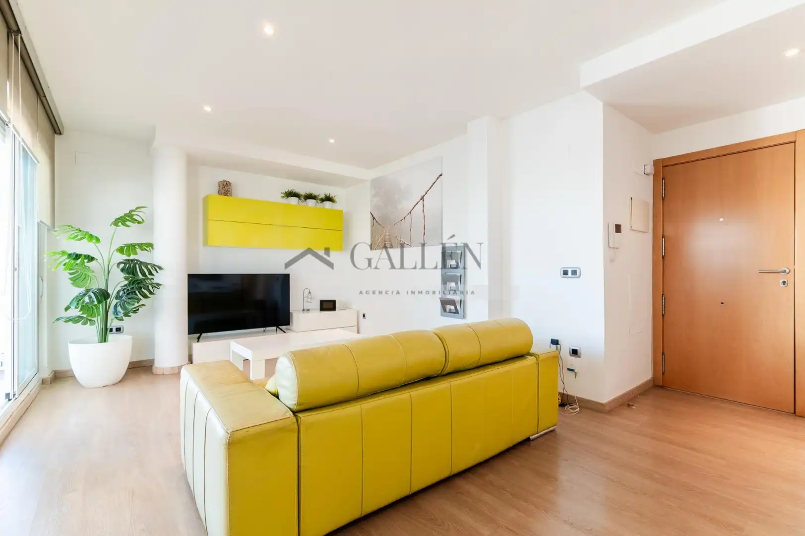 Sala d'estar de Àtic en venda en Almazora / Almassora amb Terrassa, Traster i Moblat