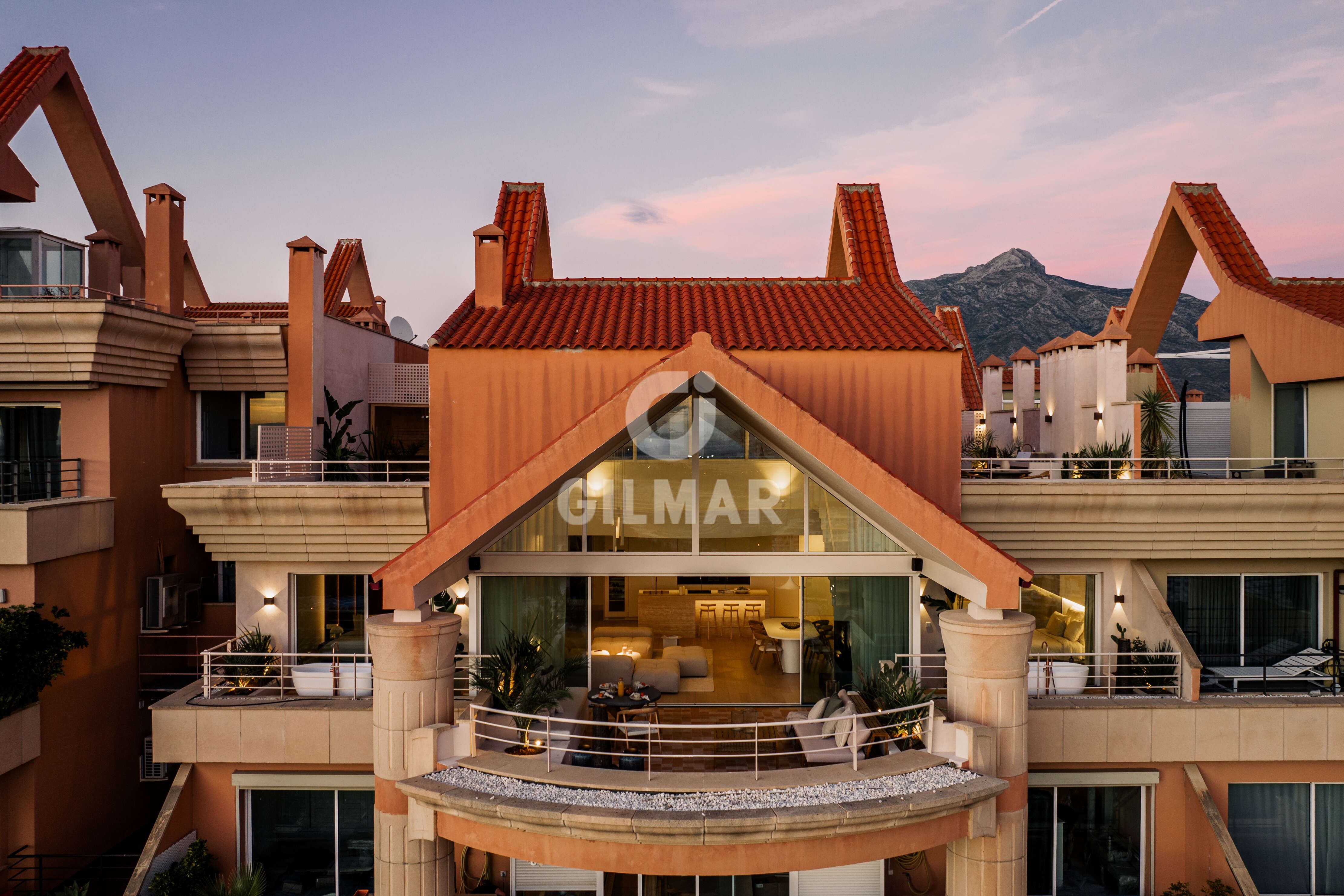 Exterior view of Duplex for sale in Marbella  with Heating, Private garden and Storage room