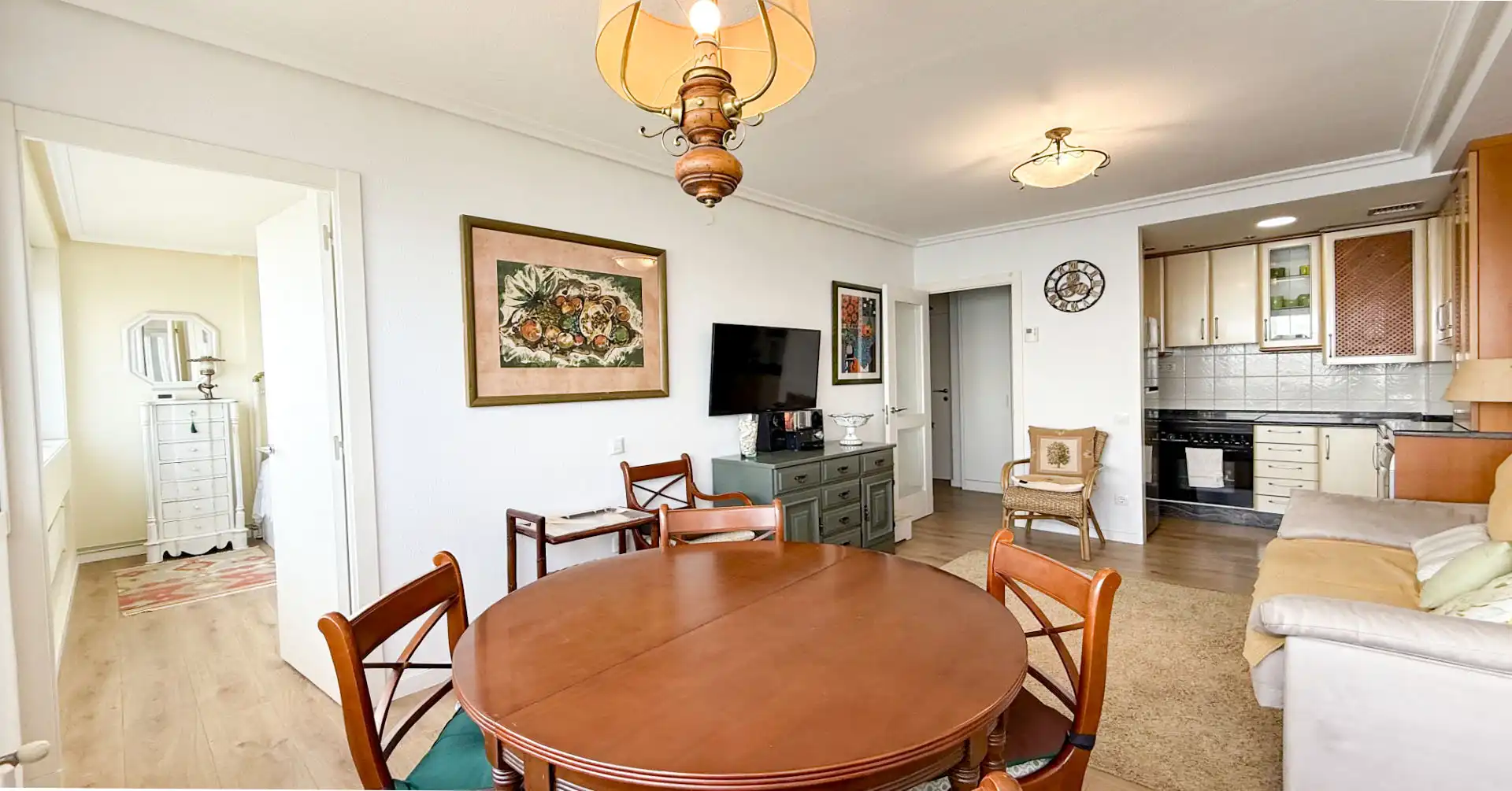 Comedor de Piso en venta en Vigo  con Calefacción, Jardín privado y Amueblado