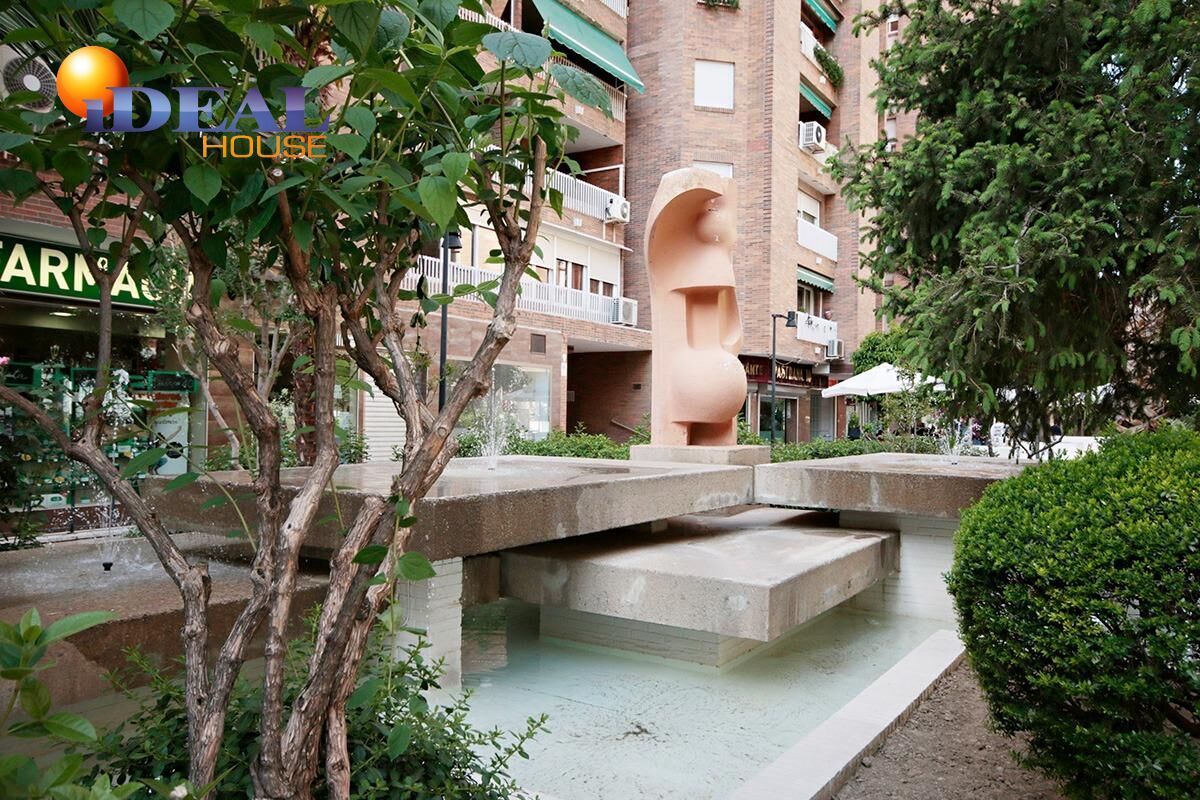 Piso en venta en Calle SOS DEL REY CATOLICO, 9, Cervantes, Genil