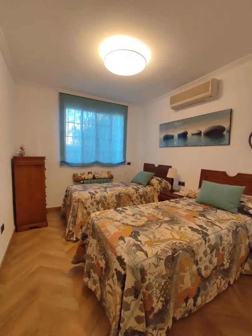 Dormitori de Casa o xalet en venda en Castellón de la Plana / Castelló de la Plana amb Terrassa, Traster i Moblat