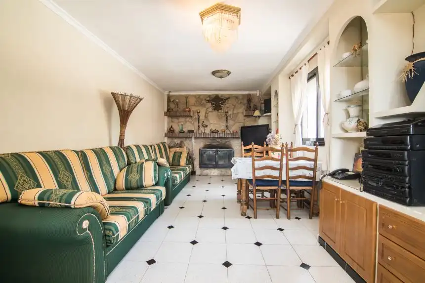 Sala d'estar de Casa o xalet en venda en Tibi amb Aire condicionat, Piscina i Moblat