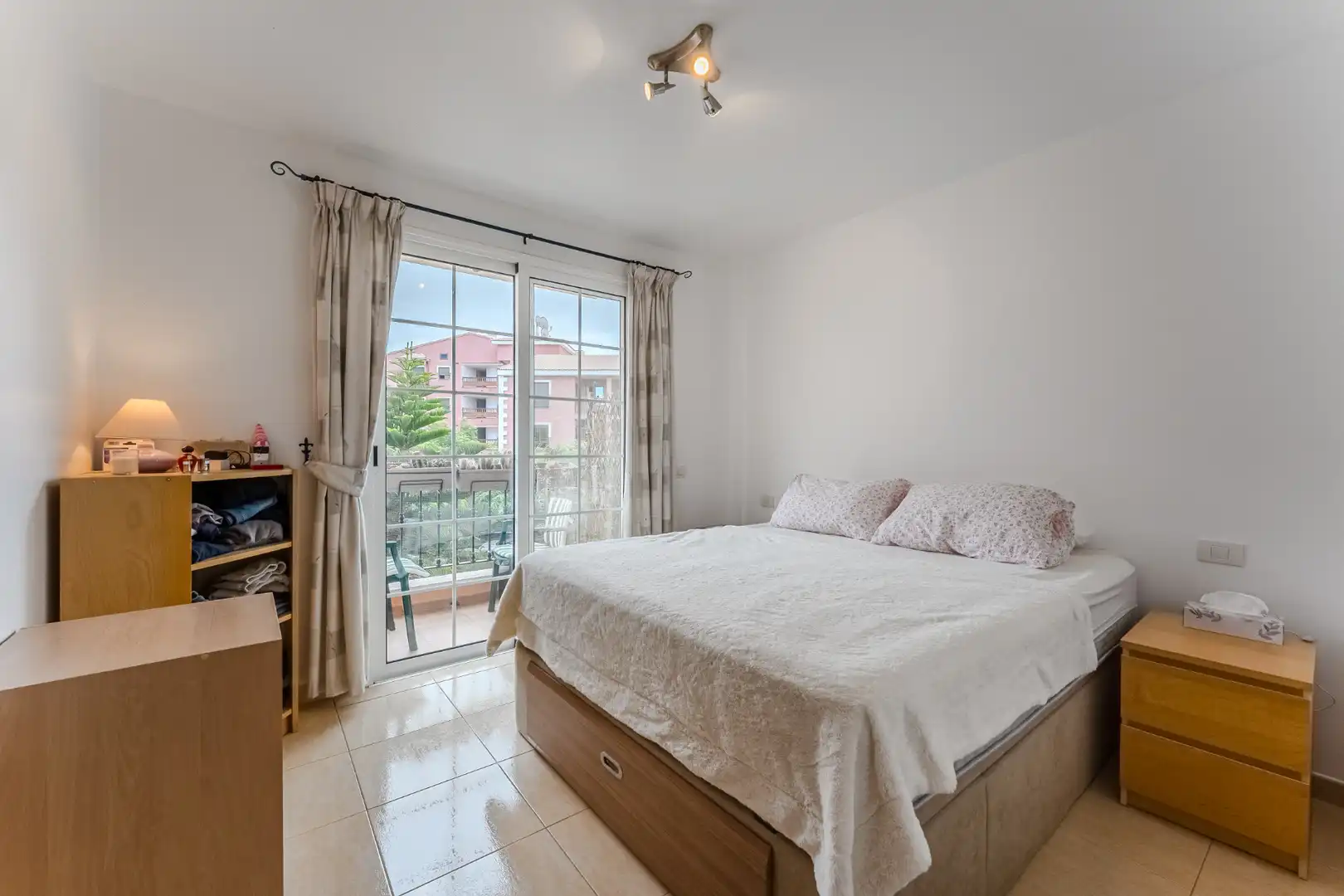 Habitación de Piso en venta en Arona con Terraza, Amueblado y Horno