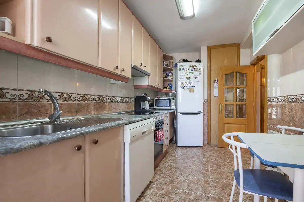 Cuina de Pis en venda en Majadahonda amb Aire condicionat, Calefacció i Jardí privat