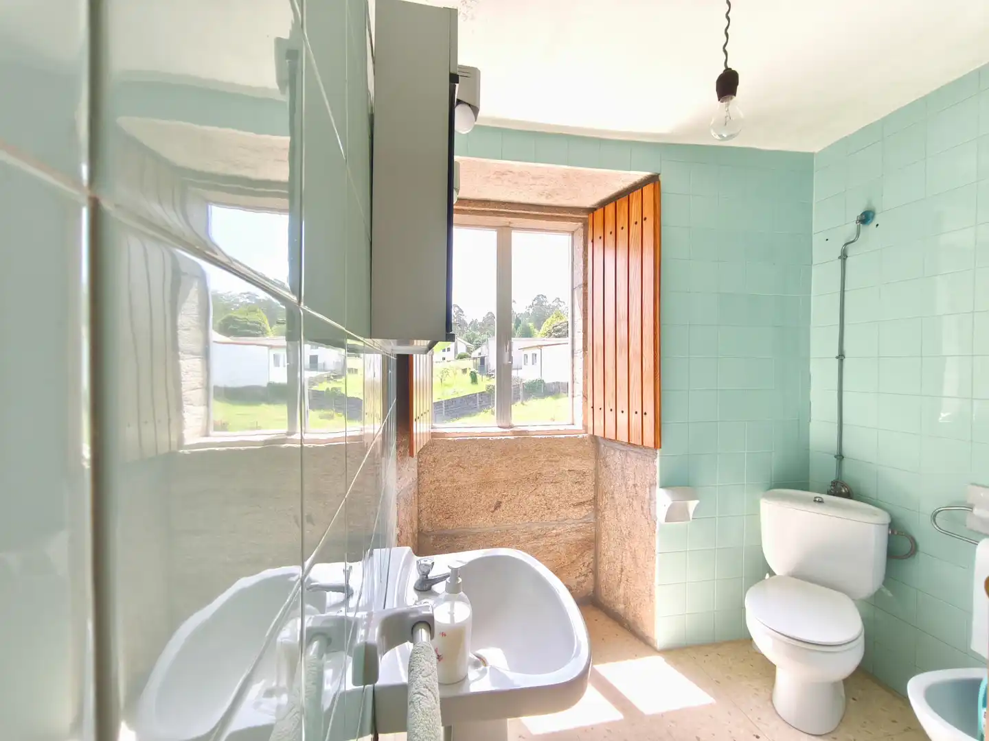 Bany de Casa o xalet en venda en Santiago de Compostela  amb Jardí privat, Terrassa i Traster