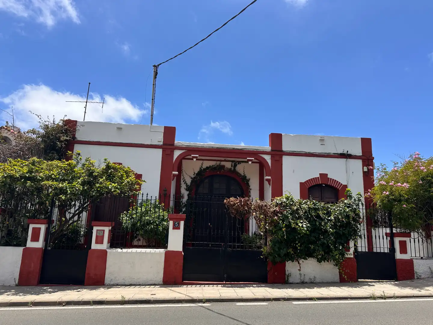 Vista exterior de Casa o chalet en venta en Las Palmas de Gran Canaria con Jardín privado y Terraza