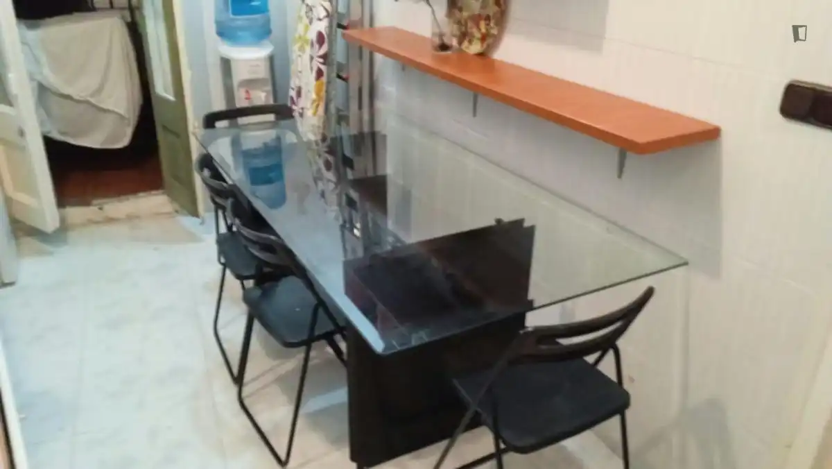 Comedor de Apartamento para compartir en Barcelona con Amueblado, Lavadora y Internet