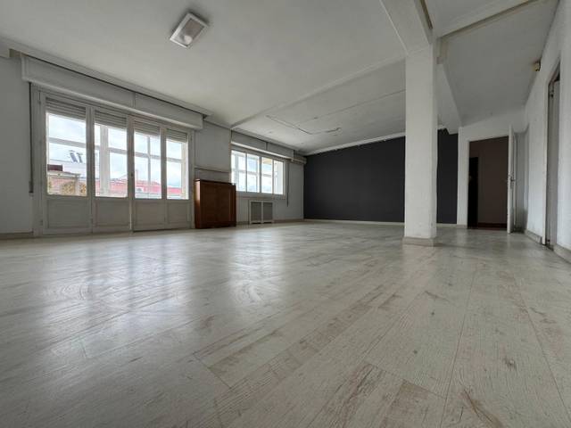 Piso en Venta en Avenida de Bruselas en Guindalera