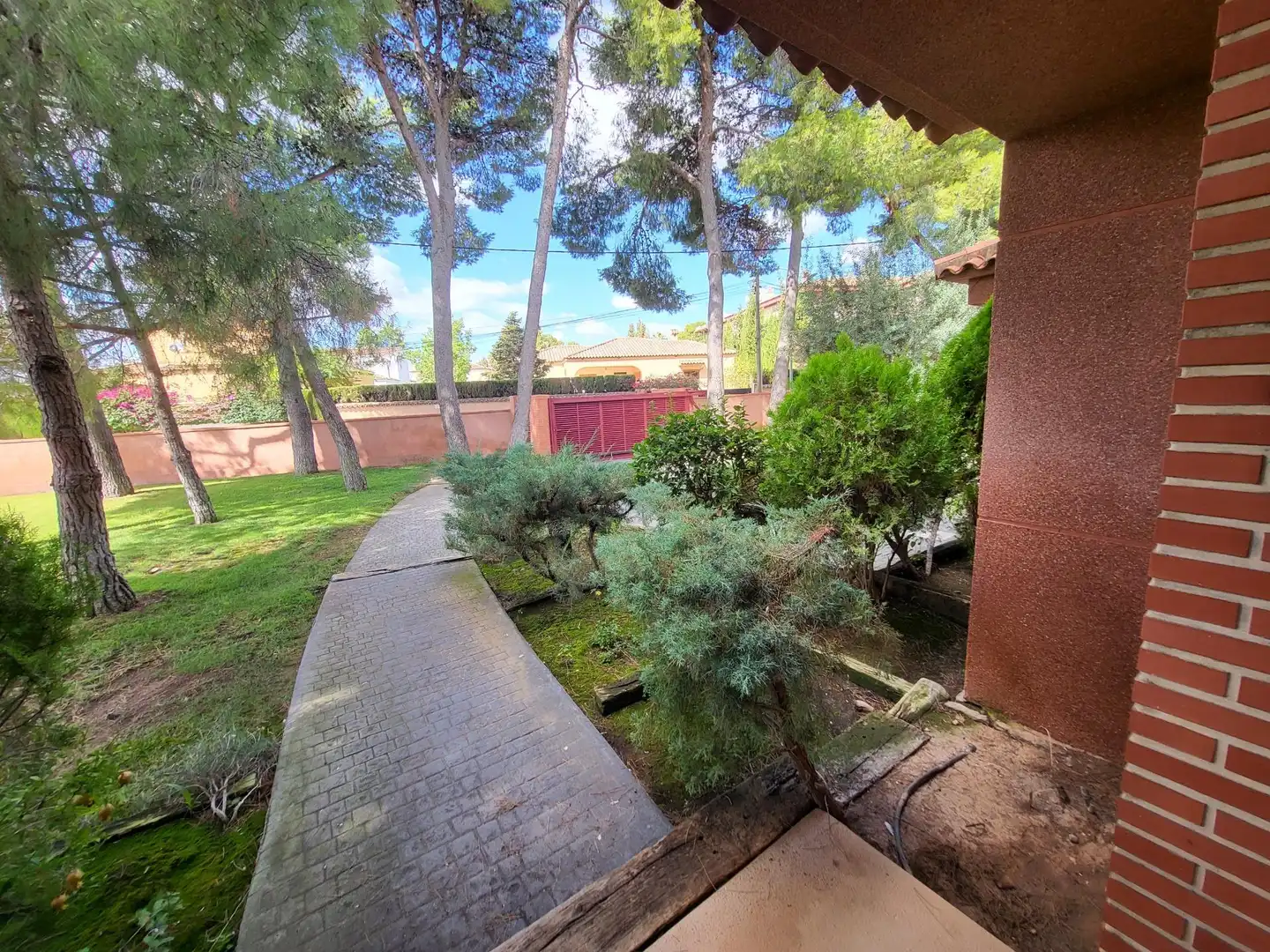 Jardí de Casa o xalet en venda en La Pobla de Vallbona amb Aire condicionat, Calefacció i Piscina