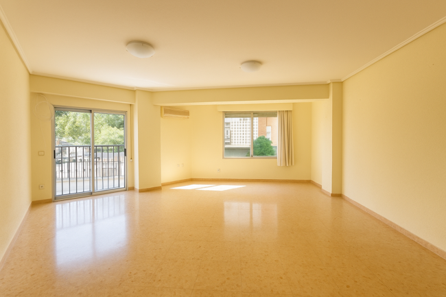 Sala d'estar de Pis en venda en  Valencia Capital amb Aire condicionat i Moblat