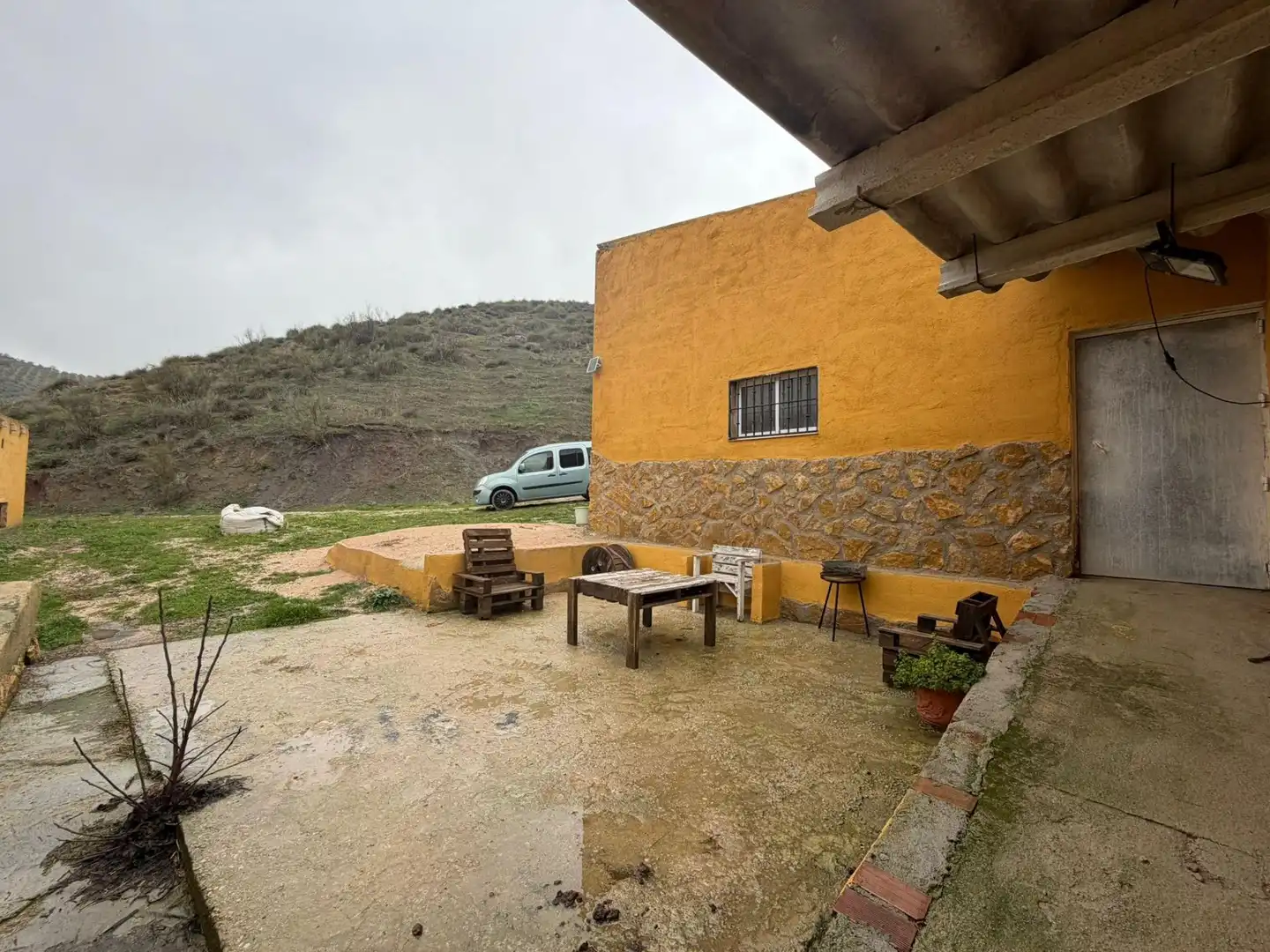 Vista exterior de Terreny en venda en Huelma