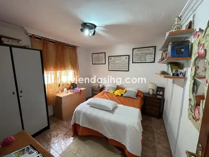 Habitación de Casa o chalet en venta en Los Realejos con Jardín privado, Terraza y Amueblado