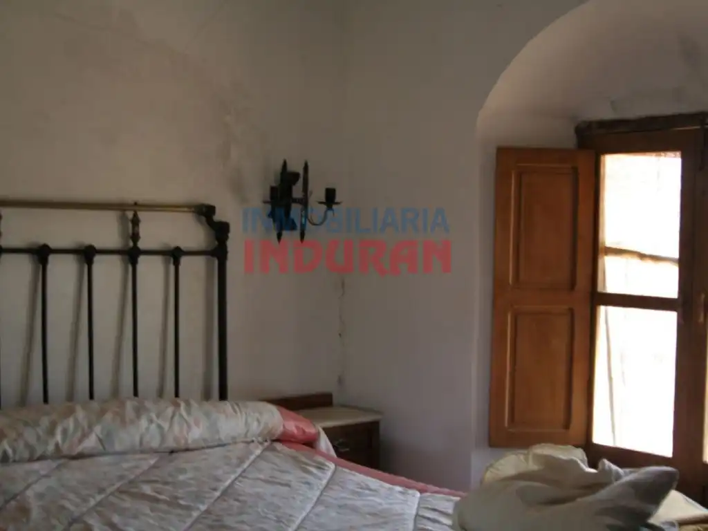 Dormitori de Casa o xalet en venda en Garciaz