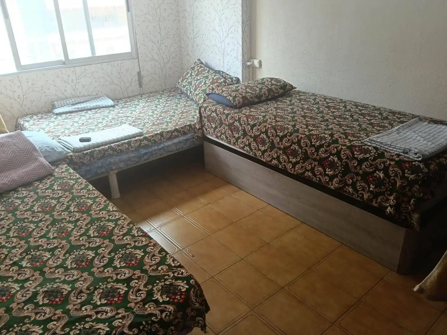Habitación de Piso en venta en Zaragoza con Amueblado