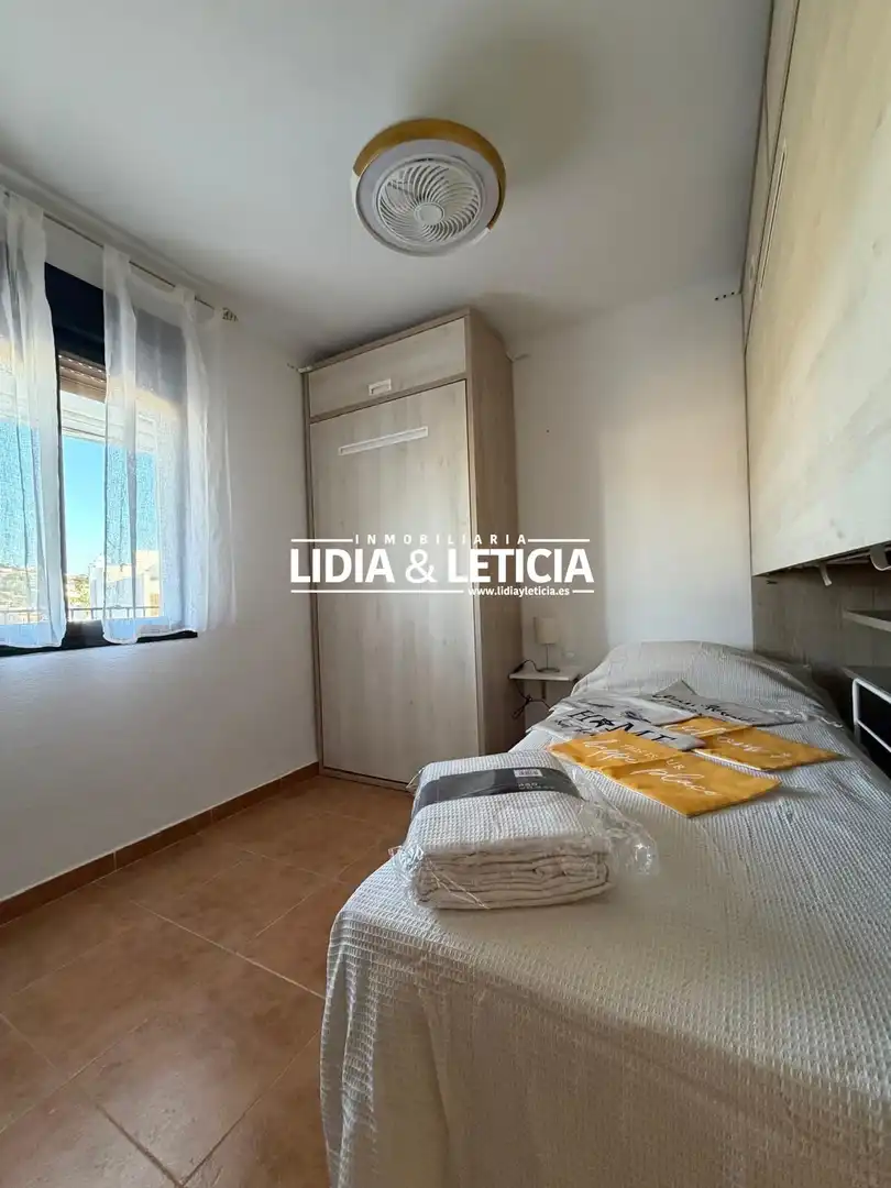 Schlafzimmer von Dachboden zum Verkauf in Zahara de los Atunes mit Privatgarten, Terrasse und Abstellraum