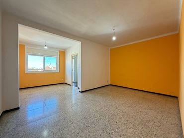 Appartamento con balcone in vendita a Centre
