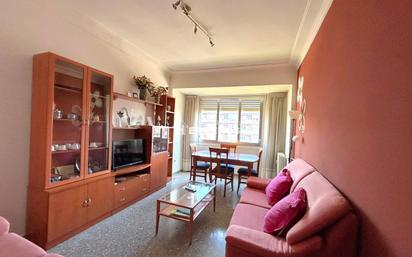 Sala d'estar de Pis en venda en  Logroño amb Calefacció, Terrassa i Moblat