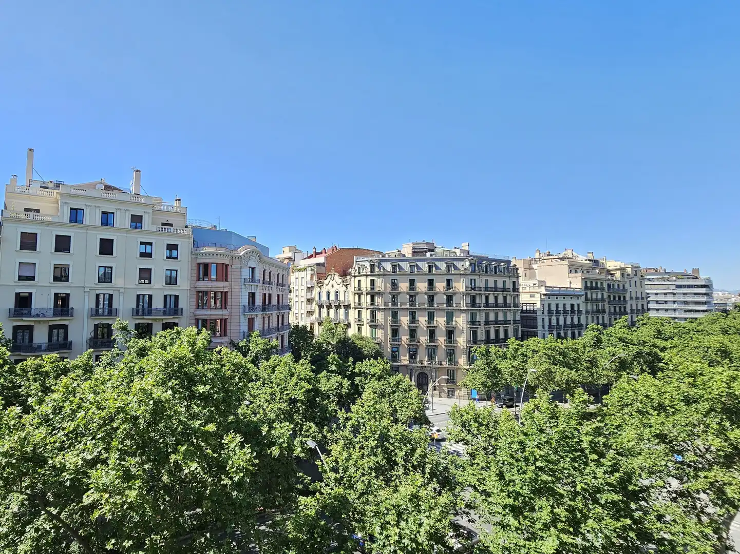 Vista exterior de Oficina de alquiler en Barcelona con Aire acondicionado, Calefacción y Balcón