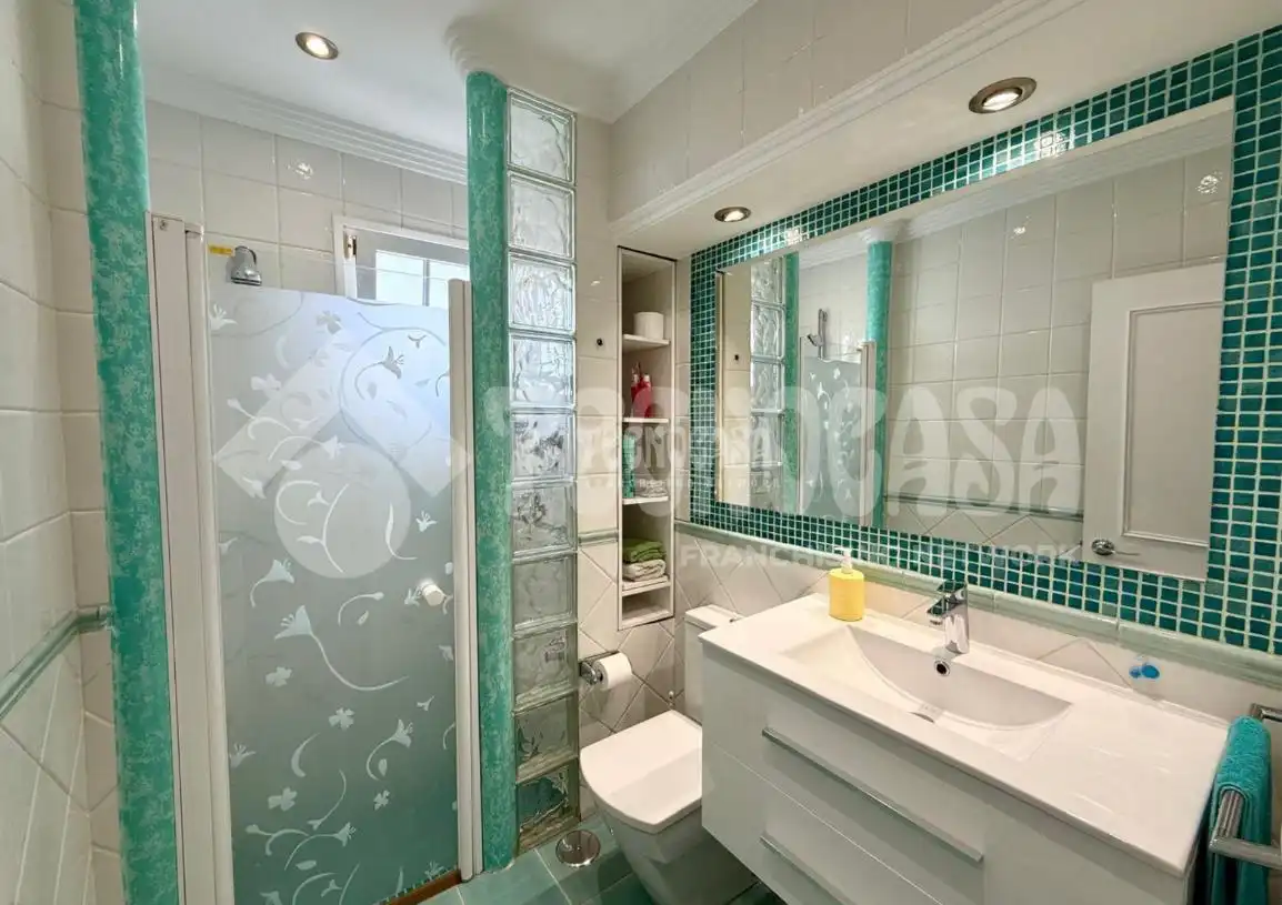 Badezimmer von Wohnung zum Verkauf in Las Palmas de Gran Canaria