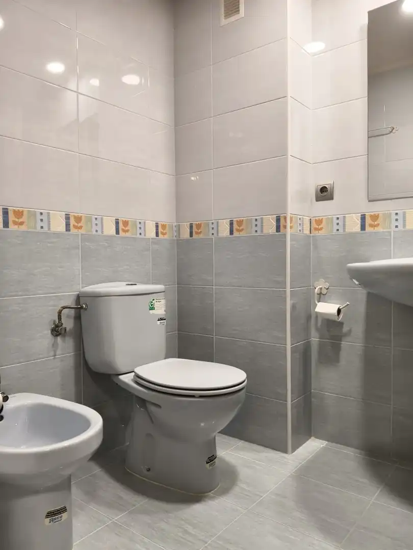 Baño de Piso de alquiler en Liérganes con Calefacción, Terraza y Trastero