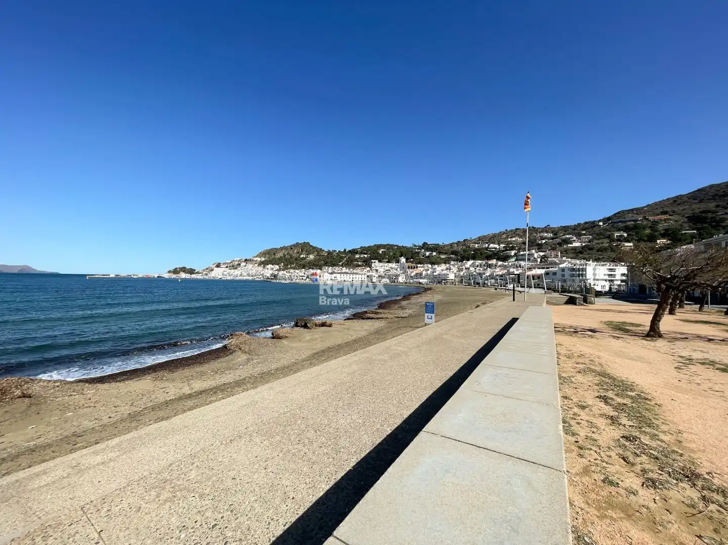 Vista exterior de Àtic en venda en El Port de la Selva amb Aire condicionat, Calefacció i Terrassa