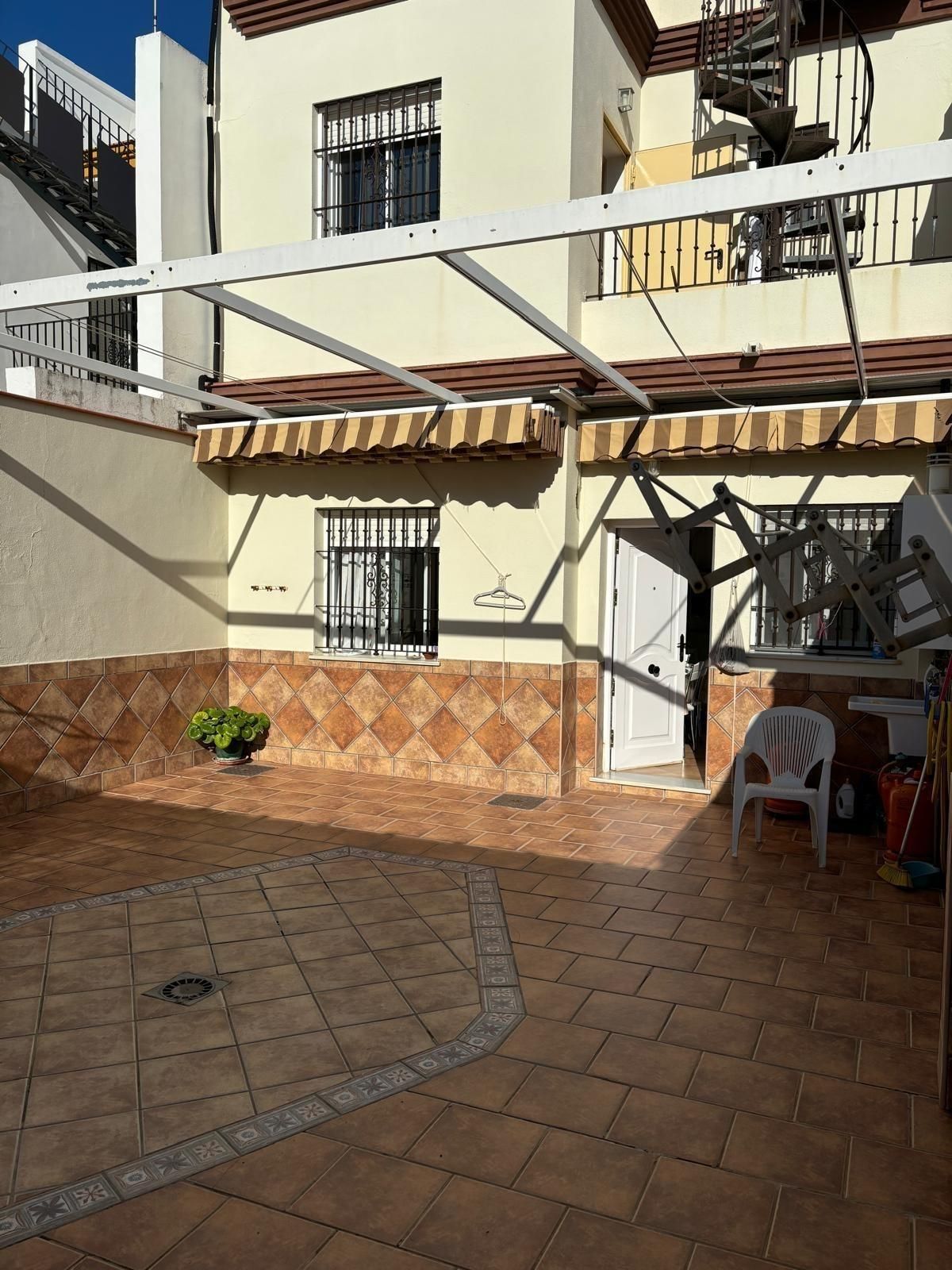 Vista exterior de Casa o xalet en venda en Chipiona amb Aire condicionat, Terrassa i Traster