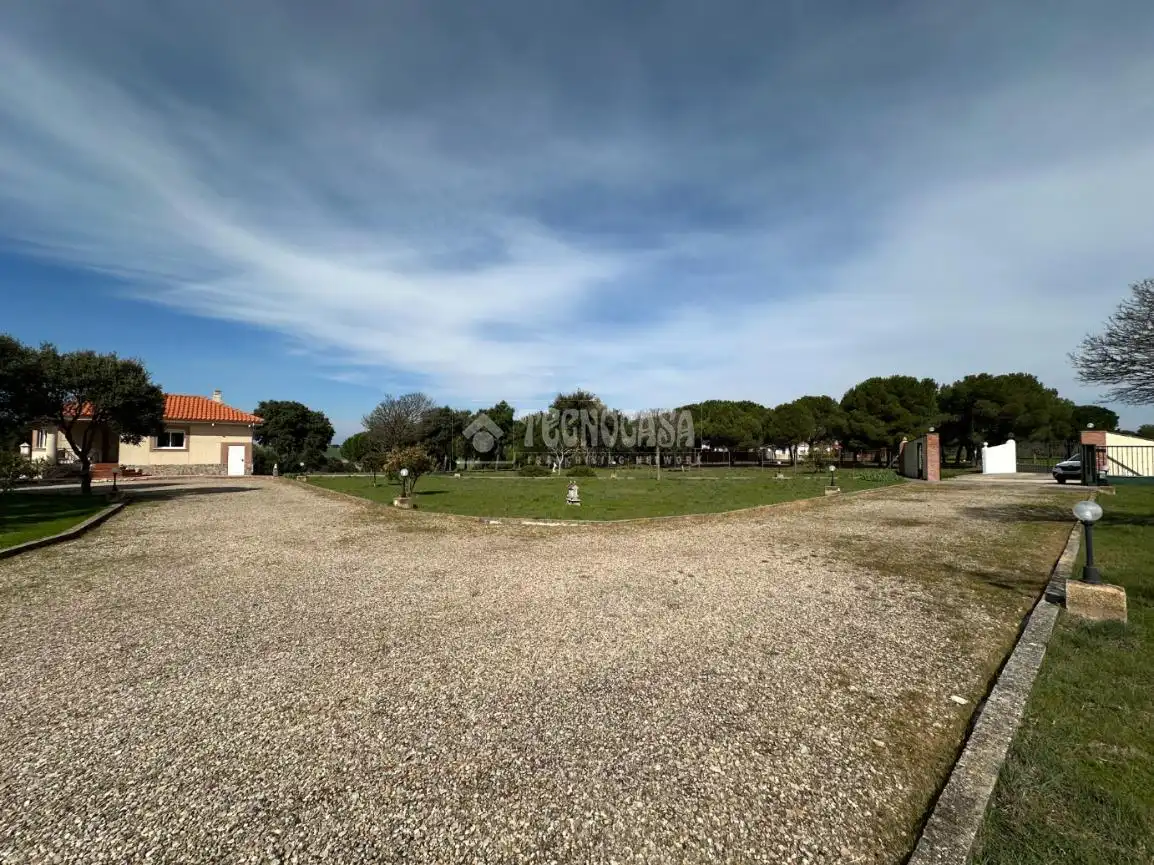 Finca rústica en venda en Málaga del Fresno amb Calefacció, Piscina i Moblat
