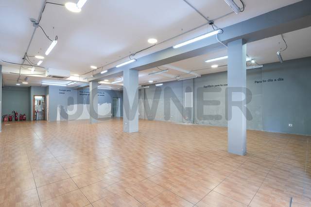 Local comercial en Alquiler en Calle de Holanda en Fuenlabrada II - El Molino