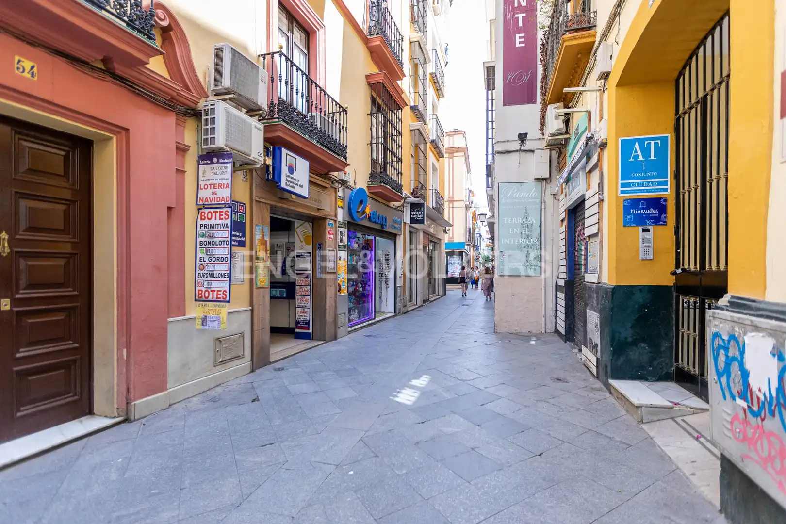 Außenansicht von Haus oder Chalet zum Verkauf in Sevilla mit Klimaanlage, Heizung und Abstellraum